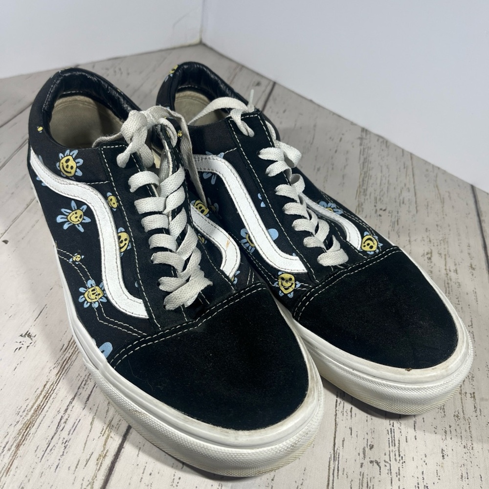 Vans Black White Smiley Daisy Old Skool Sneakers